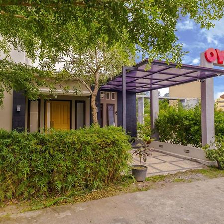 Oyo 2284 Grand Villa Meninting Montongbuwoh Экстерьер фото